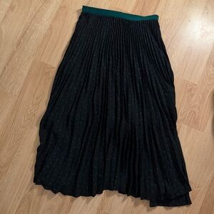 Uniqlo Pleated Midi Skirt with Elastic Waistband